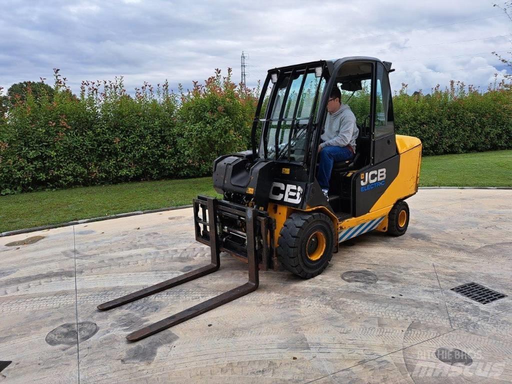 JCB TLT 30-19E Skyvemasttruck