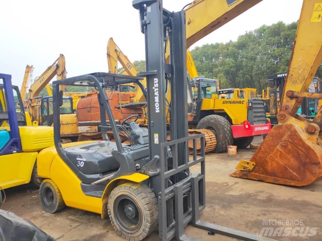 Komatsu FD 30 T-17 Diesel Trucker