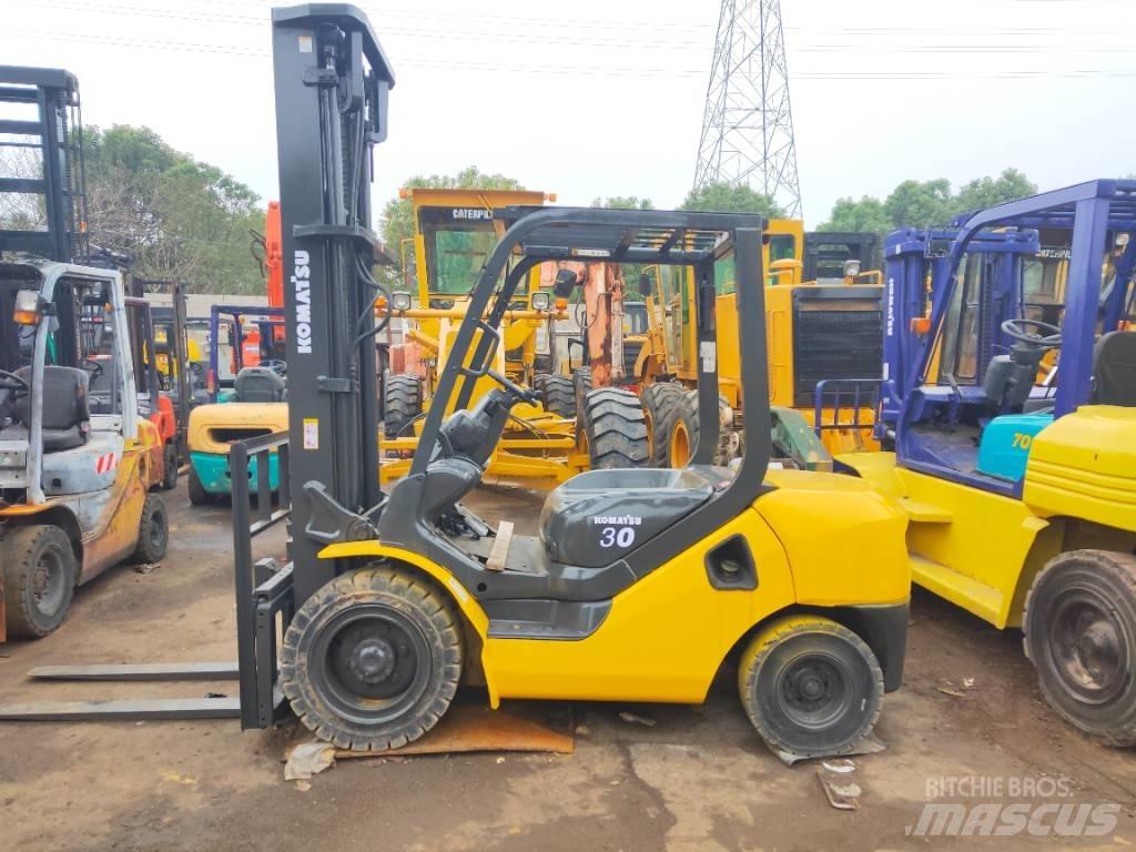 Komatsu FD 30 T-17 Diesel Trucker