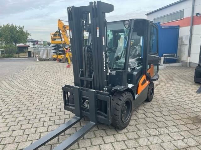 Doosan D35C-9 Diesel Trucker