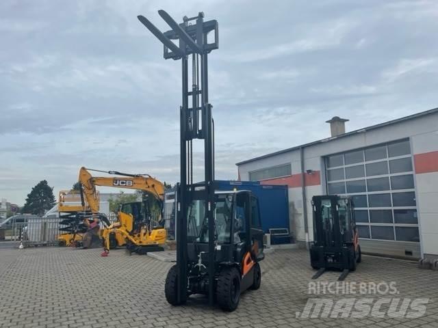 Doosan D35C-9 Diesel Trucker