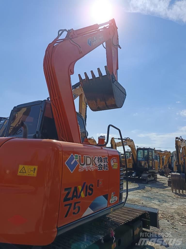 Hitachi ZX 75 Midigravere 7 - 12t