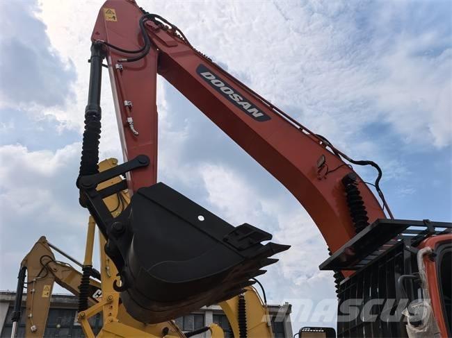 Doosan DX 225 LC Beltegraver