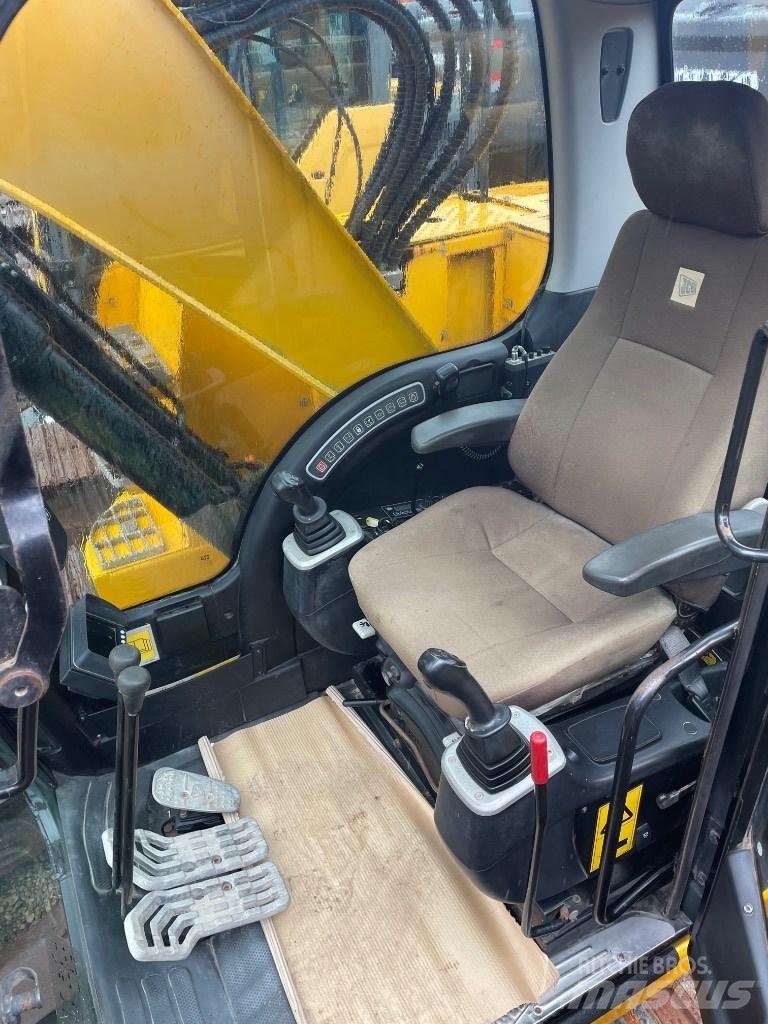 JCB JZ140LC Beltegraver