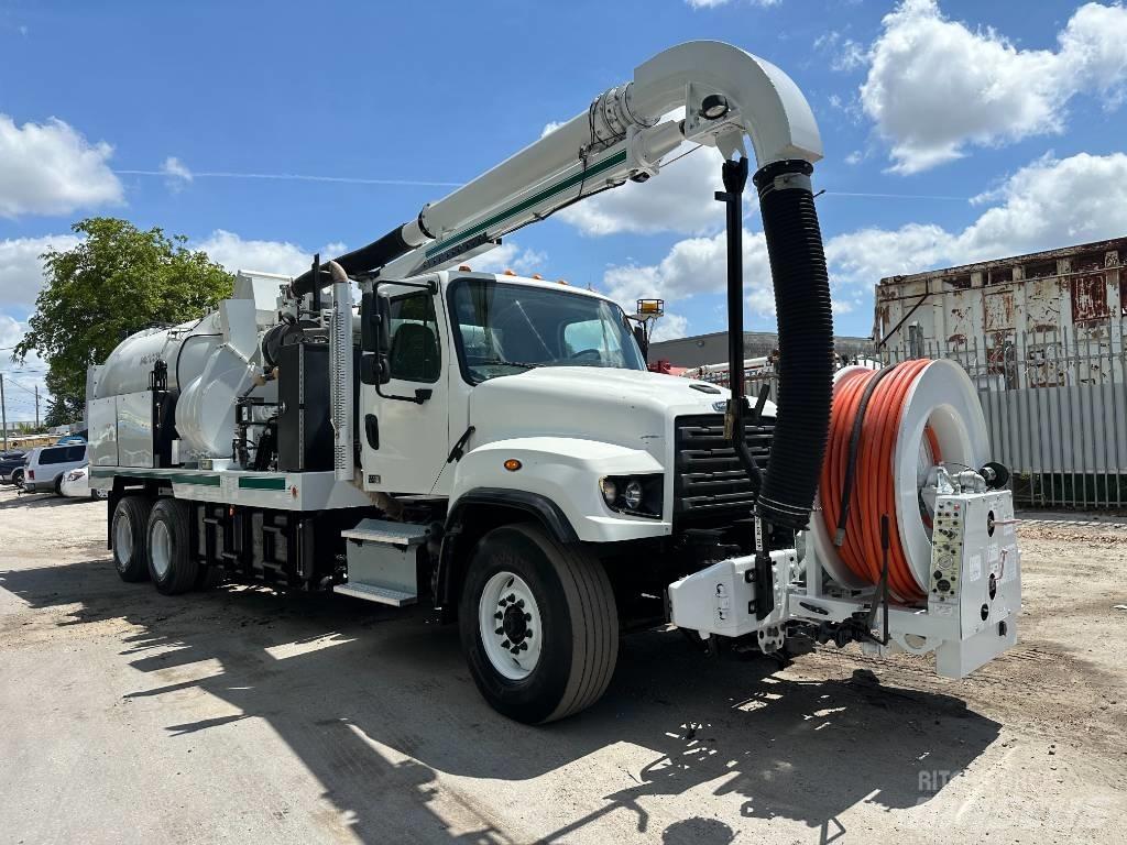 Freightliner 114 SD Slamsugere