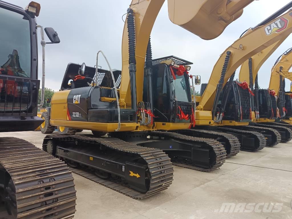CAT 323 D2L Beltegraver