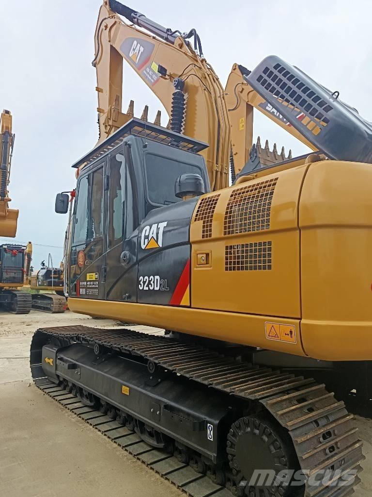 CAT 323 D2L Beltegraver