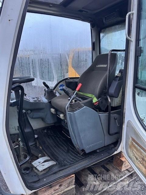Liebherr A 314 CAB Førerhus og Interiør