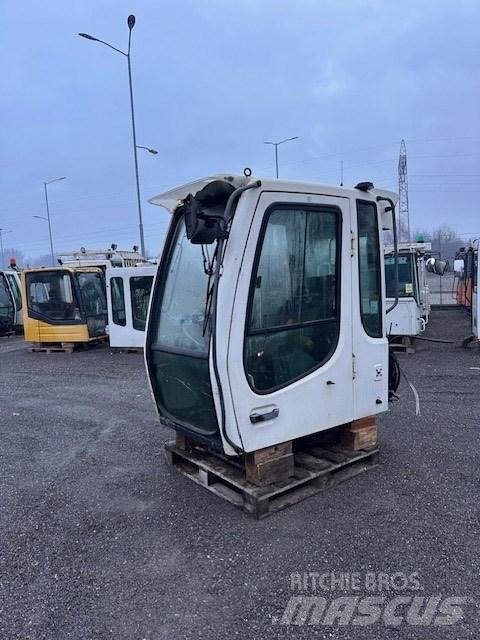 Liebherr A 314 CAB Førerhus og Interiør
