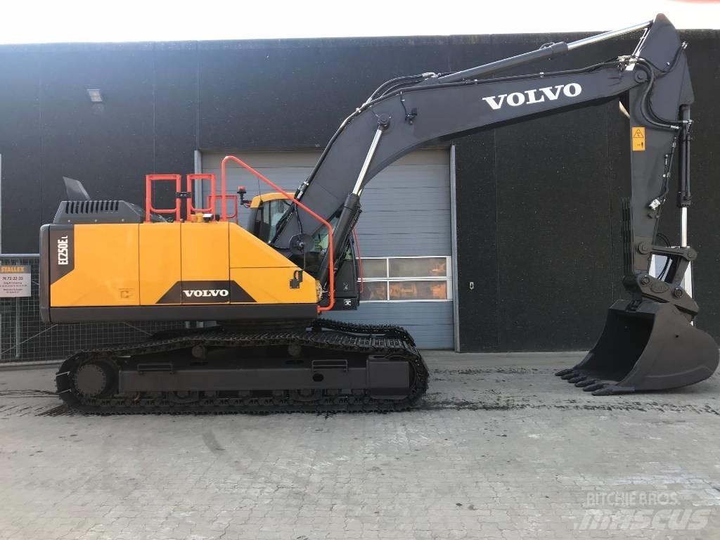 Volvo EC250E L Beltegraver