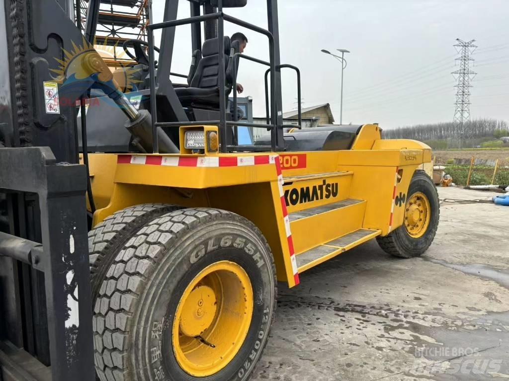 Komatsu FD 200 Diesel Trucker