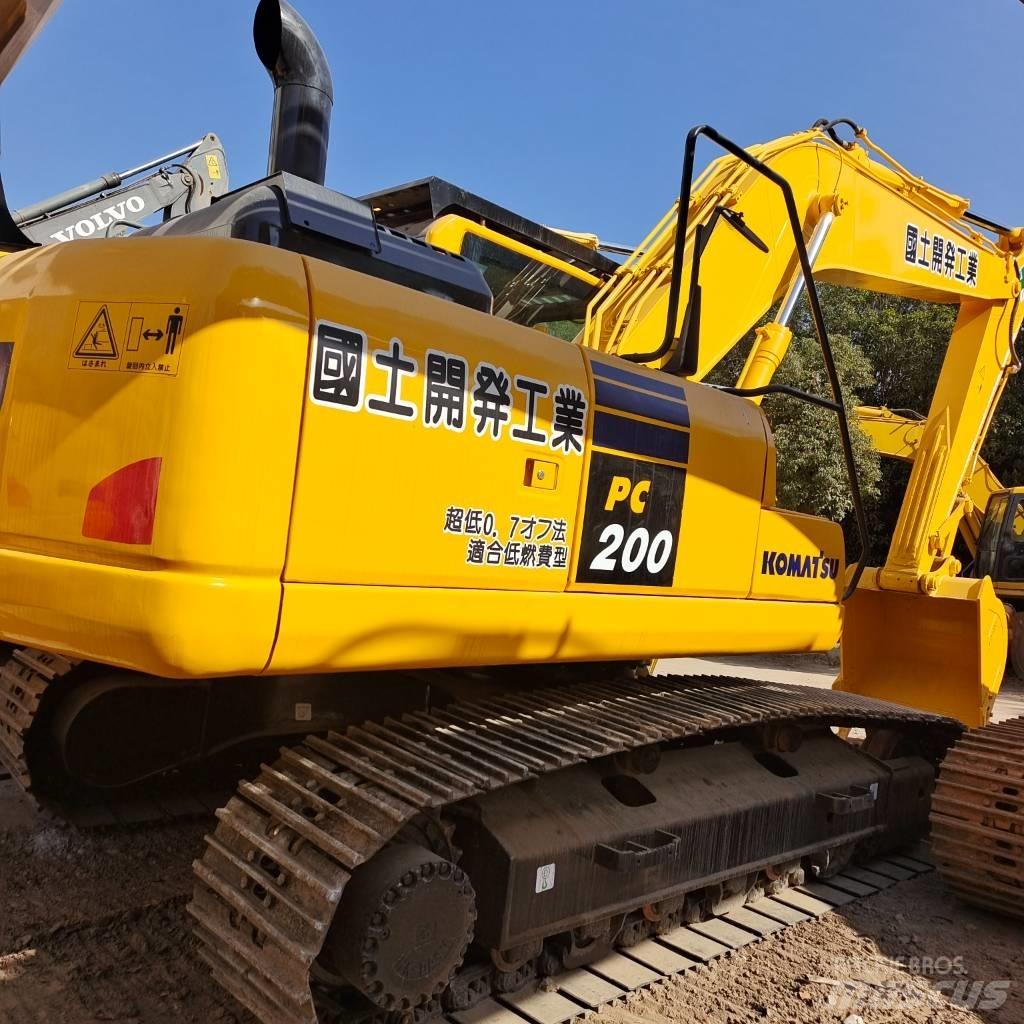 Komatsu PC 200-8 Beltegraver