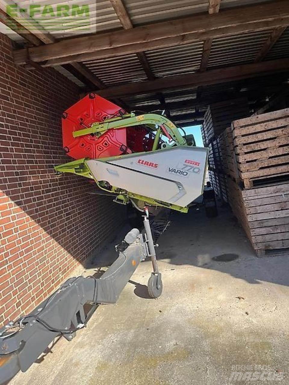 CLAAS trion 730 Skurtreskere