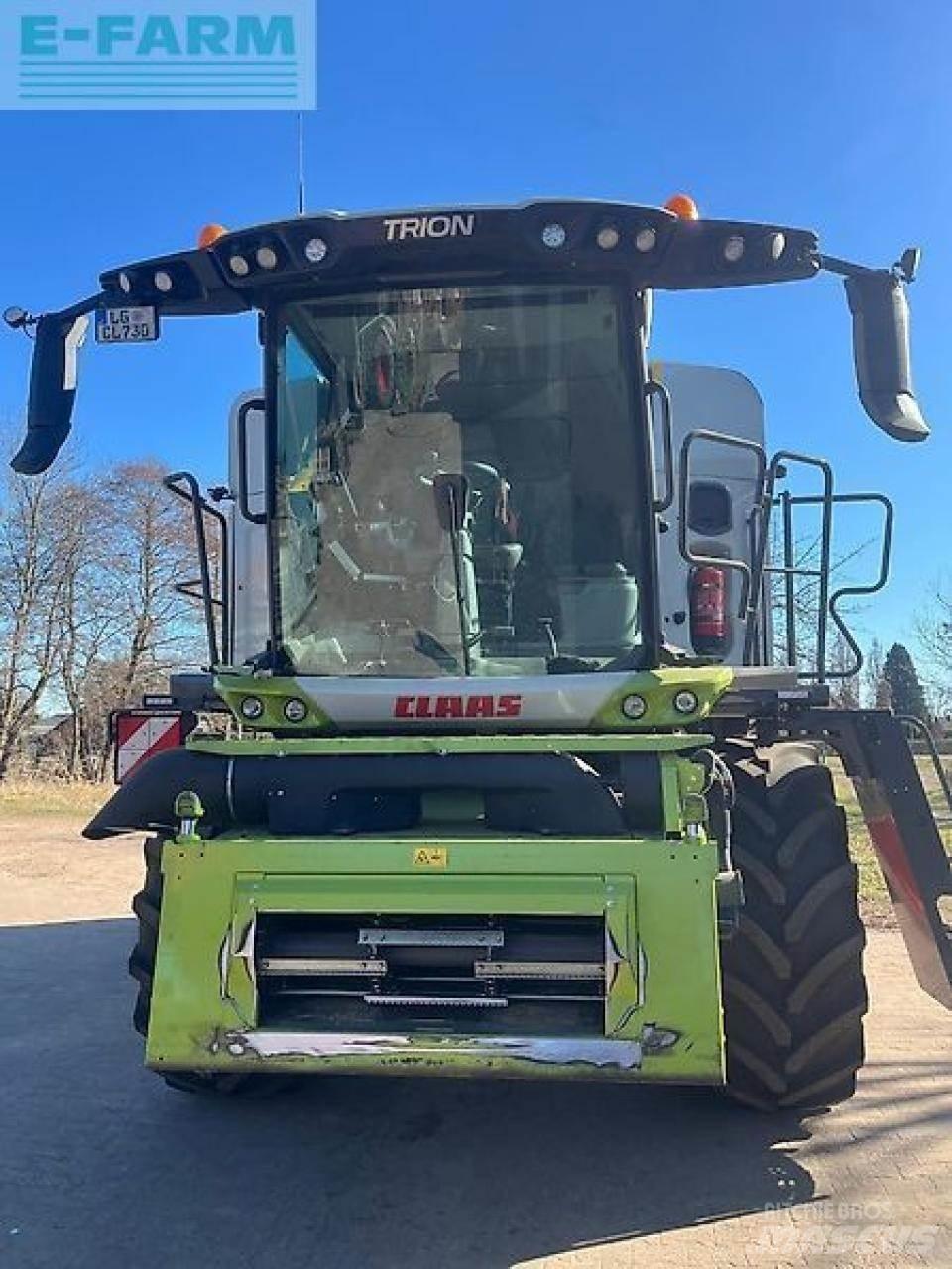 CLAAS trion 730 Skurtreskere