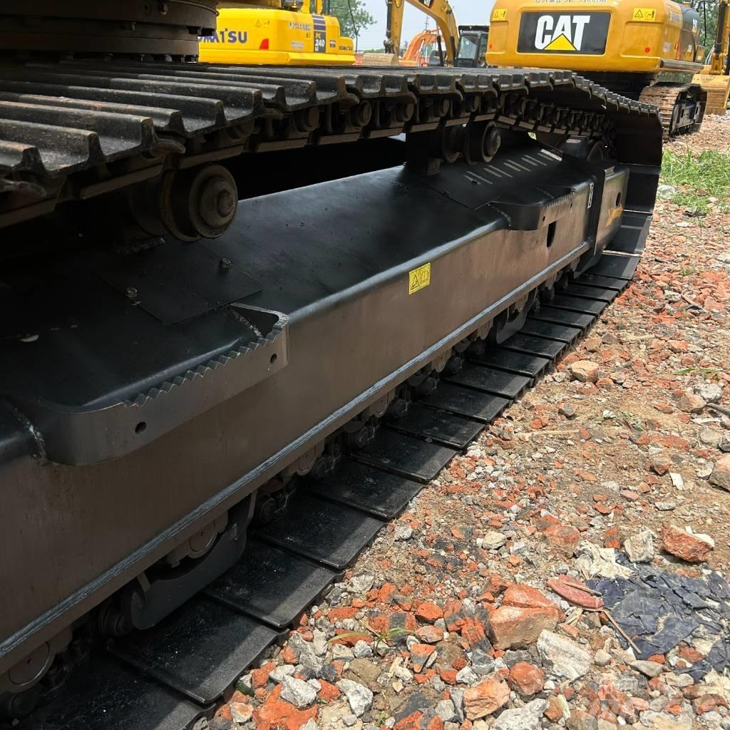 Komatsu 240-8 Beltegraver