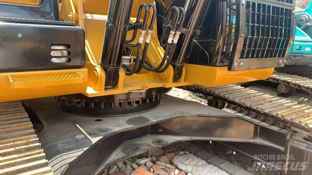 CAT 329 Beltegraver