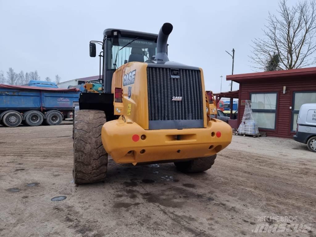 CASE 821 F Hjullastere