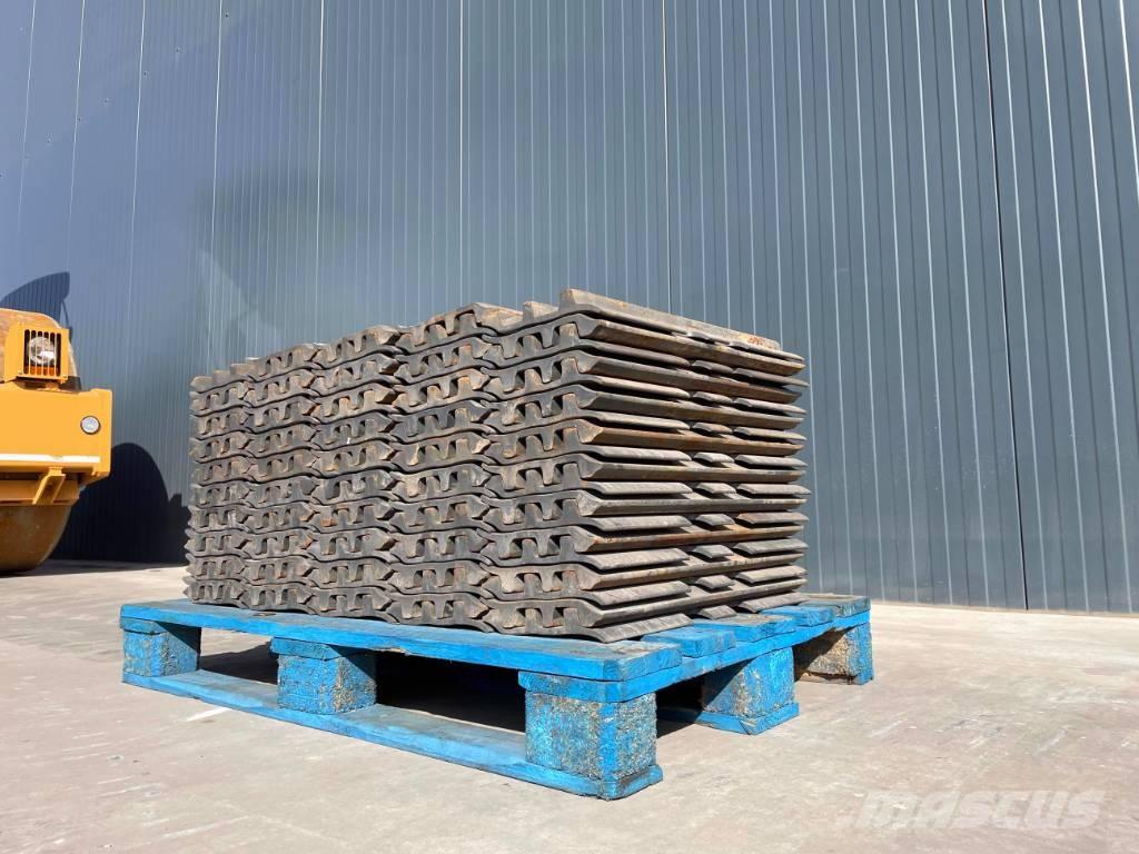 JCB JS240 Belter, kjettinger og understell