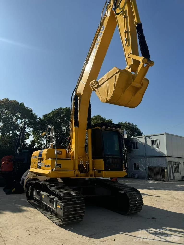 Komatsu PC 200-8 Beltegraver