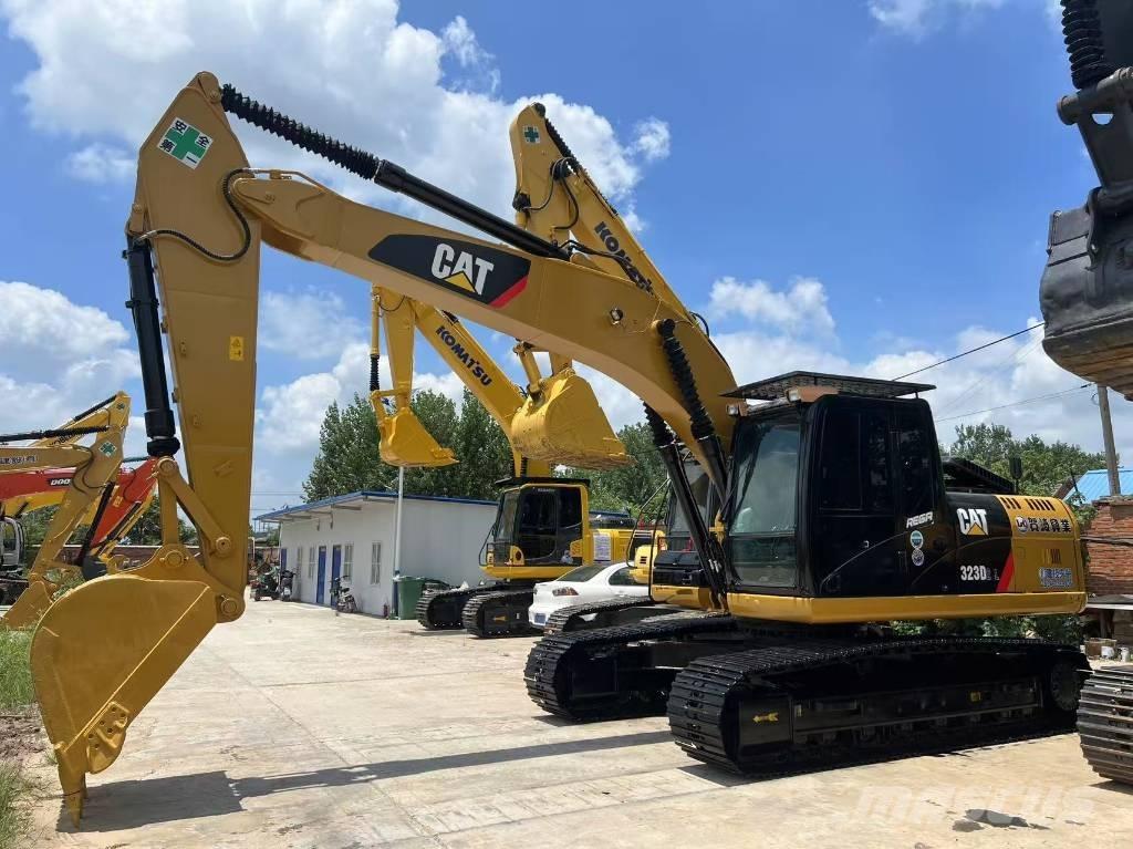 CAT 323DL Beltegraver