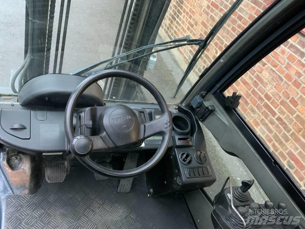 Toyota 02-8 FD F 30 Diesel Trucker