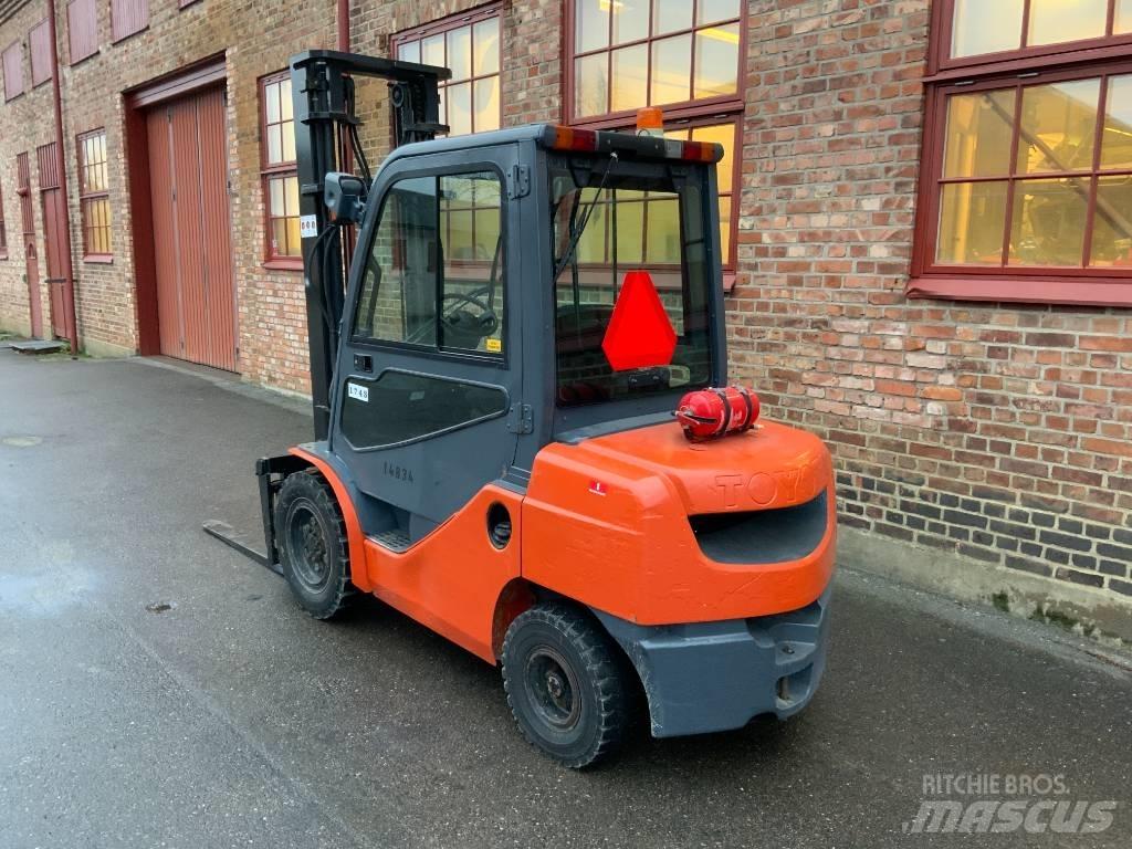 Toyota 02-8 FD F 30 Diesel Trucker