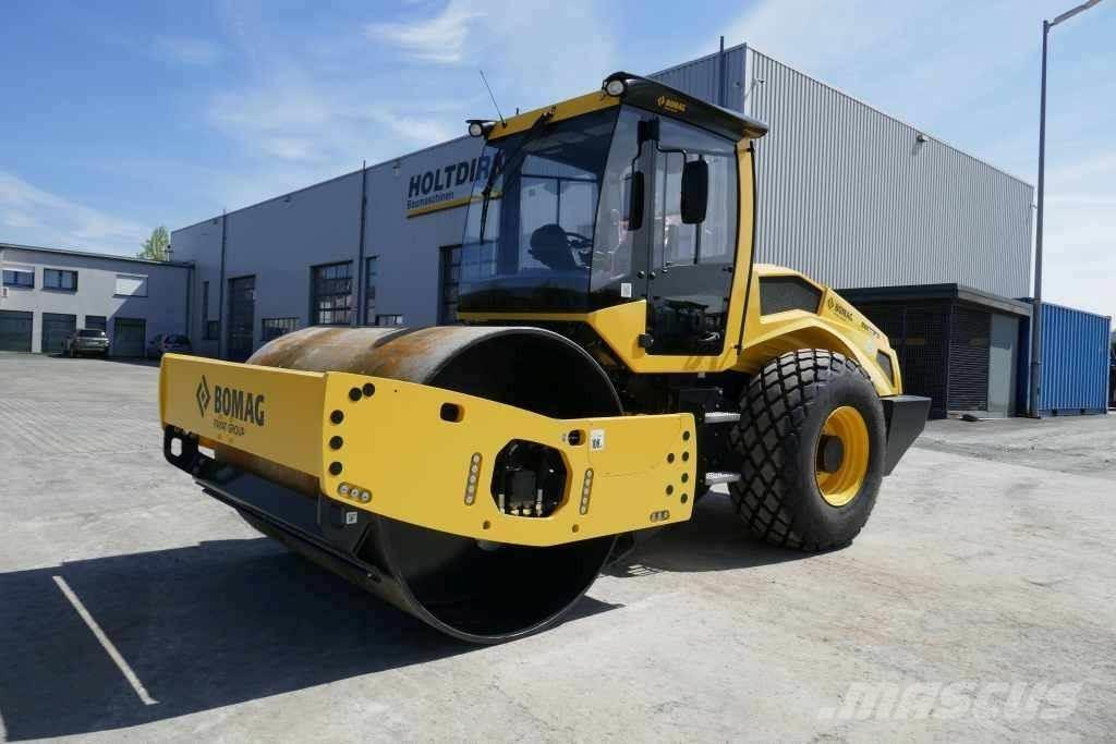 Bomag BW 213 D-5 Hjullaster til komprimering