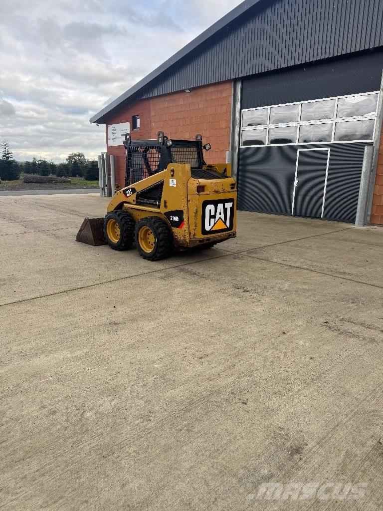 CAT 216 B 3 Kompaktlastere