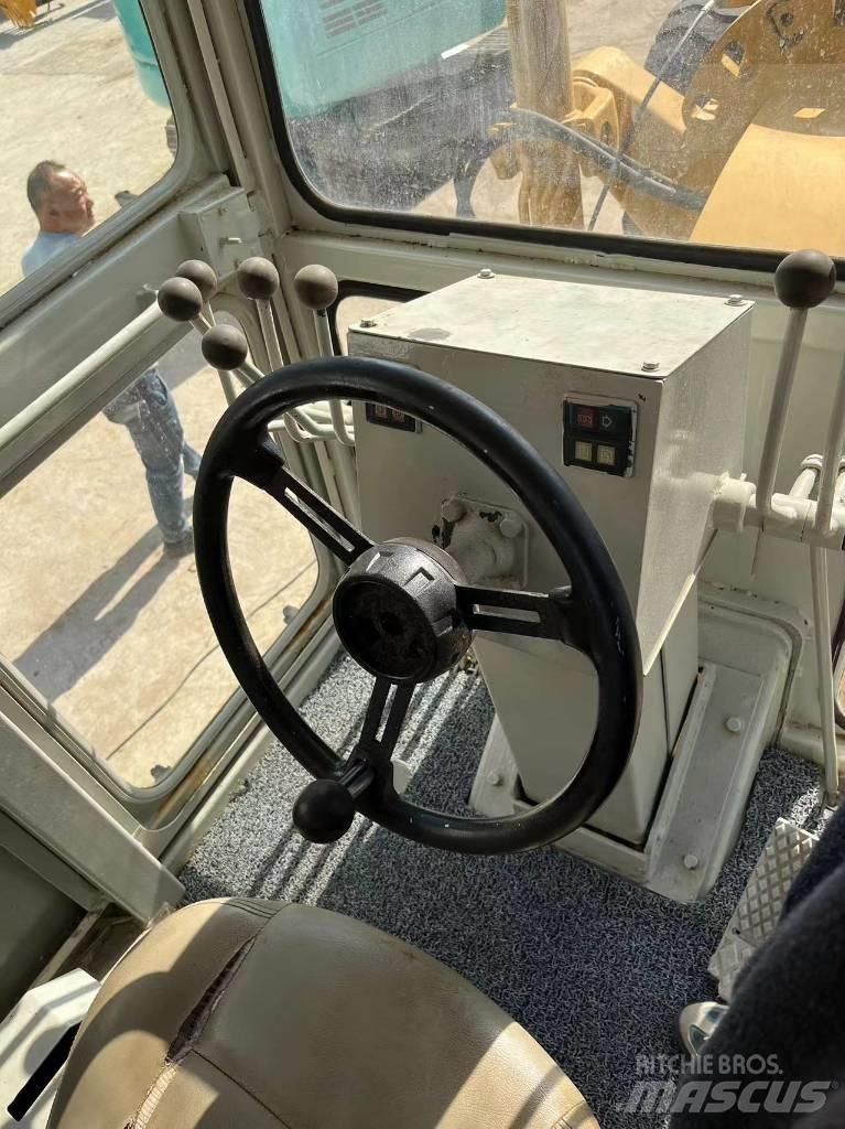 CAT 140 K Veihøvler