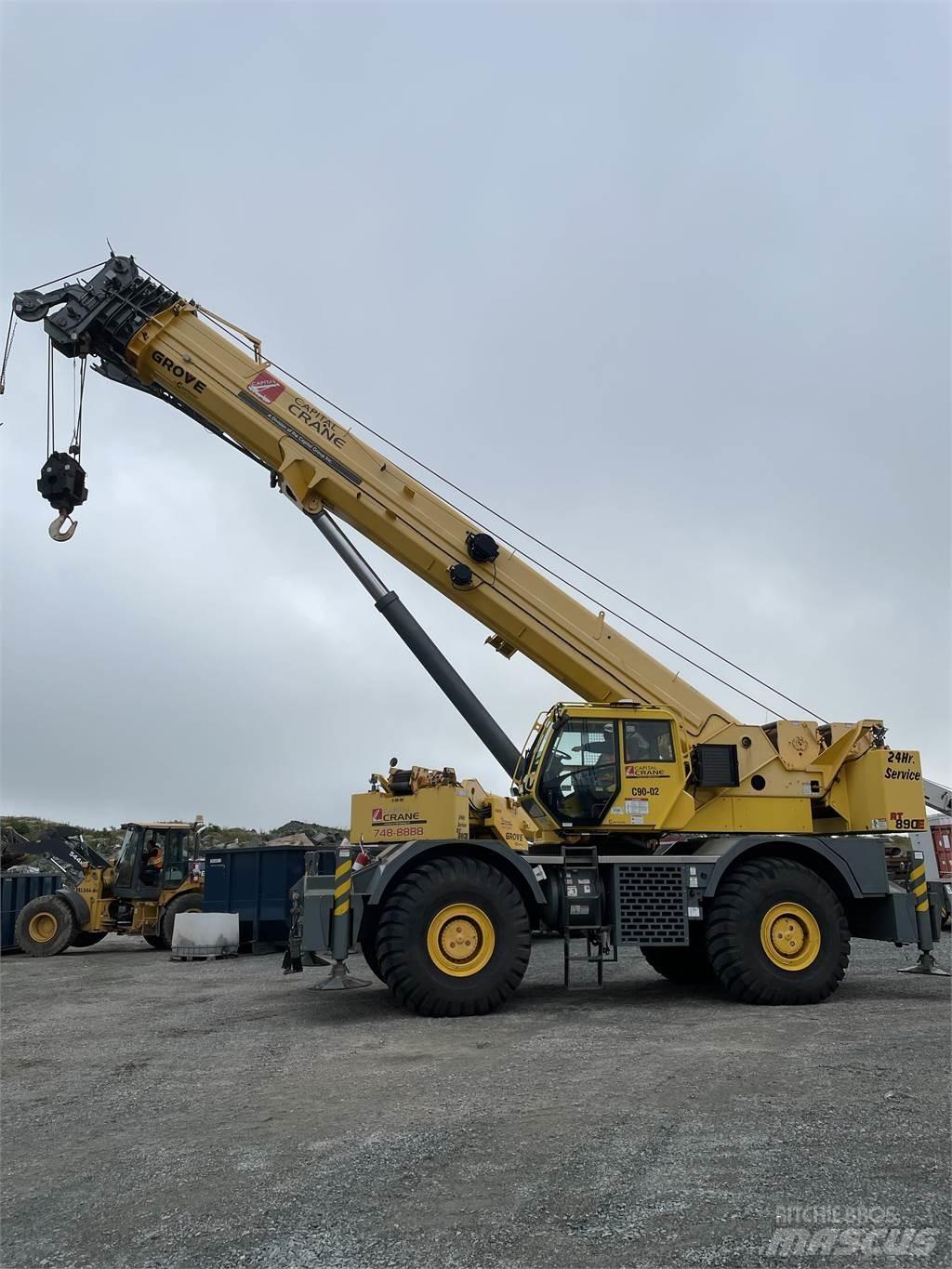 Grove RT890E Røff terreng kraner
