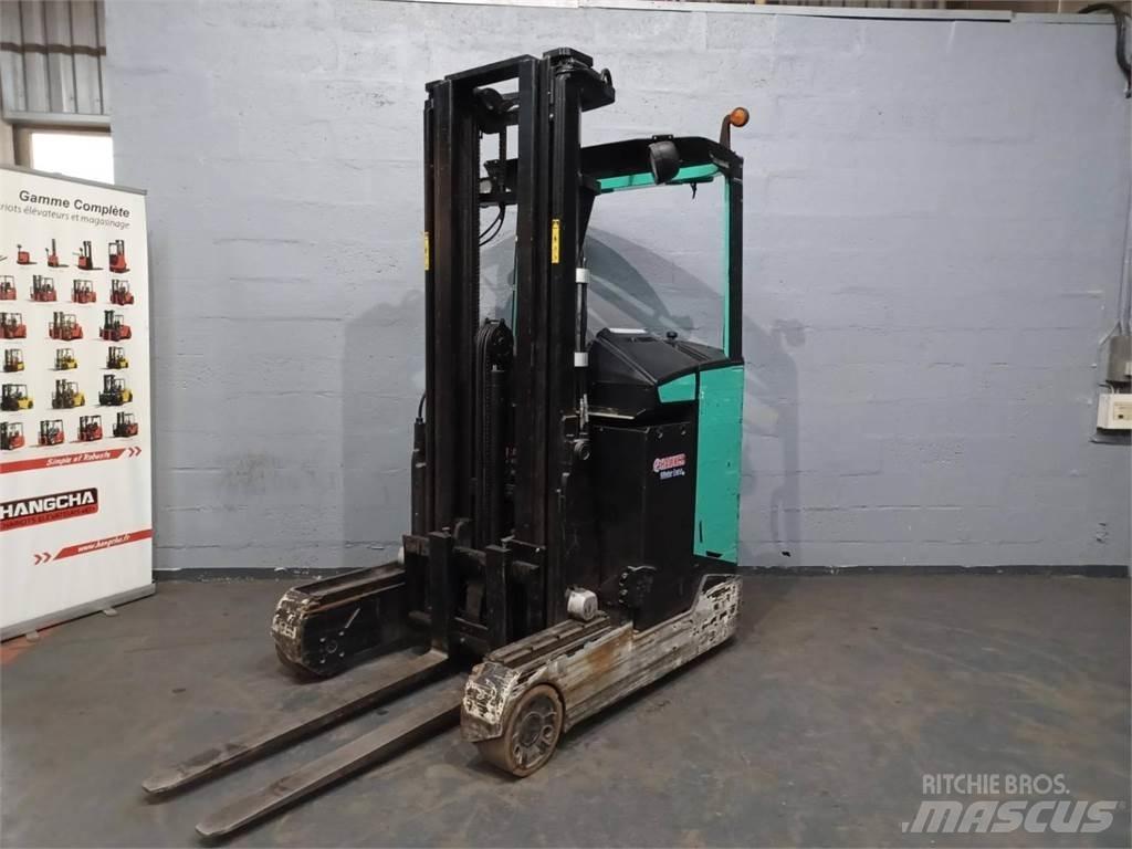 CAT NR16N Skyvemasttruck
