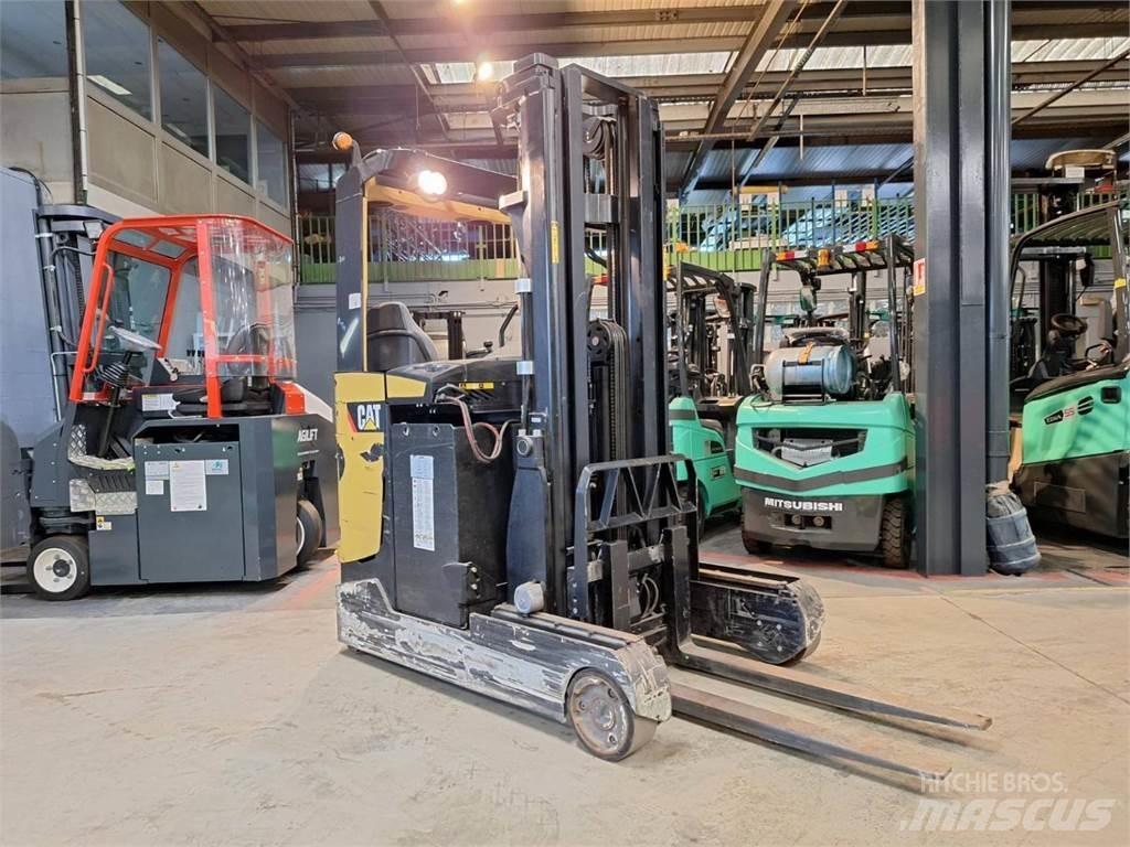 CAT NR20NH Skyvemasttruck