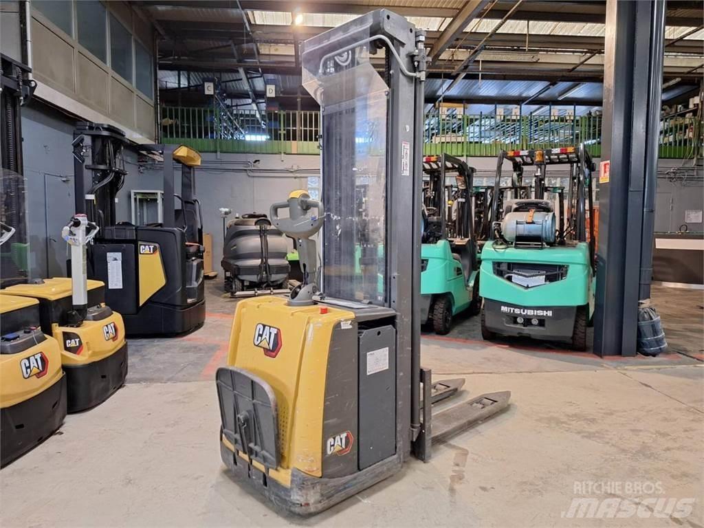 CAT NSV16P Stablere