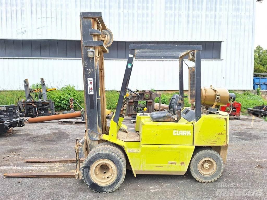 Clark GPM30 Gaffeltrucker - Annet