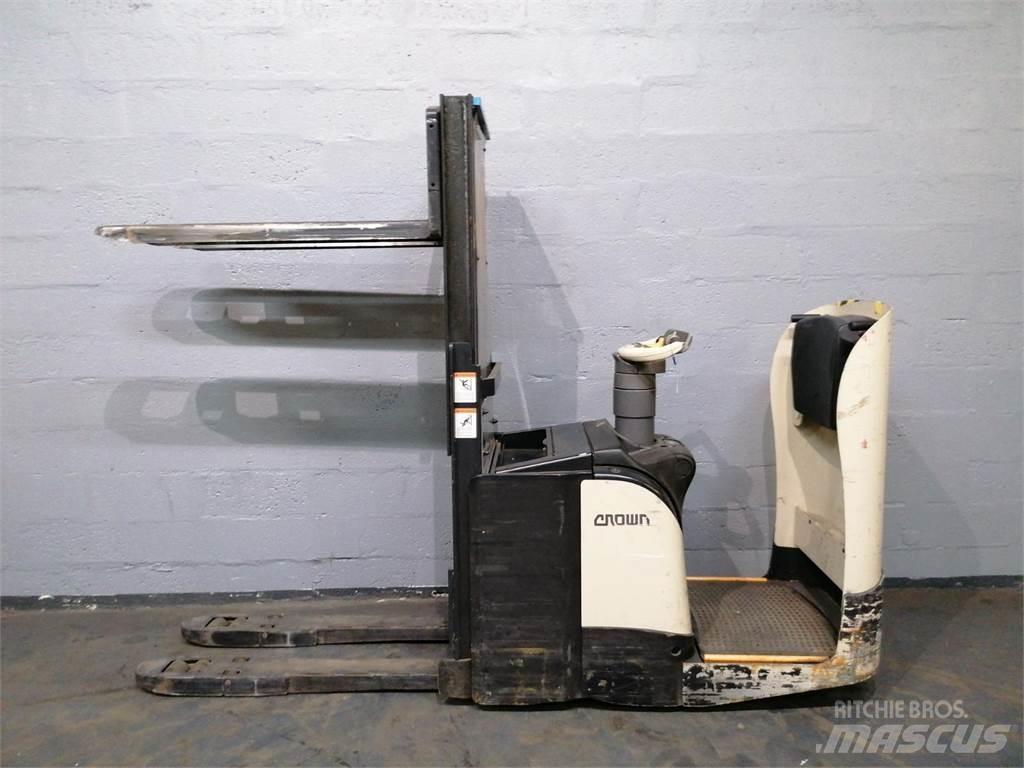 Crown DT3040 Stablere