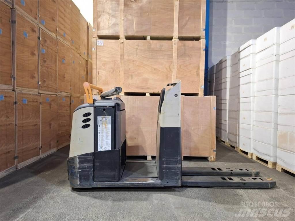Crown GPC3020 Lavtløftende plukketruck