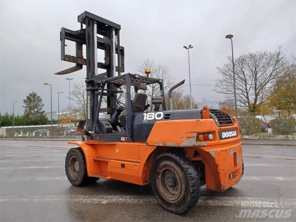 Doosan D1808-S Gaffeltrucker - Annet