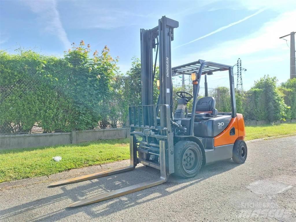 Doosan D30S 5 Gaffeltrucker - Annet