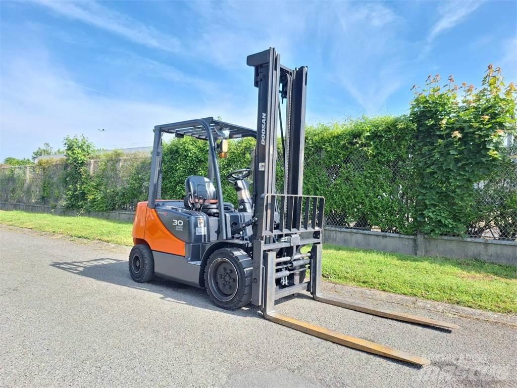 Doosan D30S 5 Gaffeltrucker - Annet