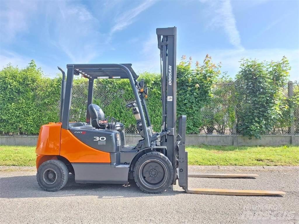 Doosan D30S 5 Gaffeltrucker - Annet