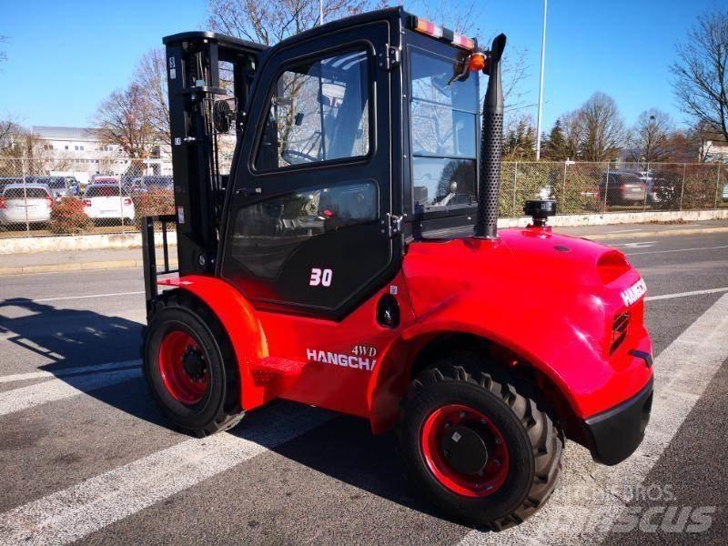 Hangcha TT30-4 Terrenggående gaffeltruck