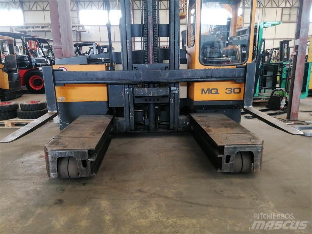 Hubtex MQ30 Sidelaster