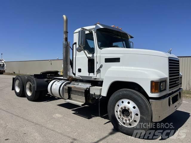 Mack PINNACLE Andre varebiler