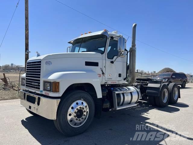 Mack PINNACLE Andre varebiler