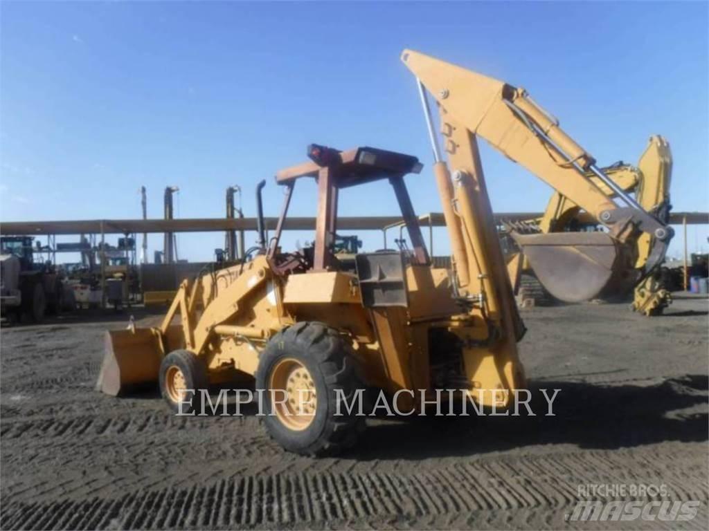 CASE 680L Traktorgravere