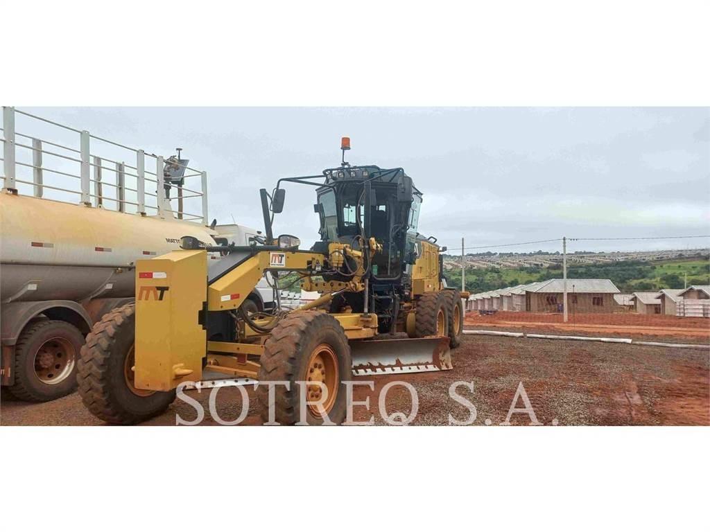 CAT 120 Veihøvler
