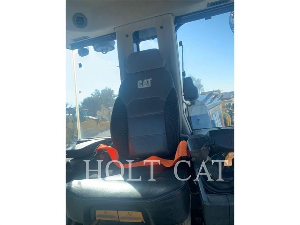 CAT 120AWD JOY Veihøvler