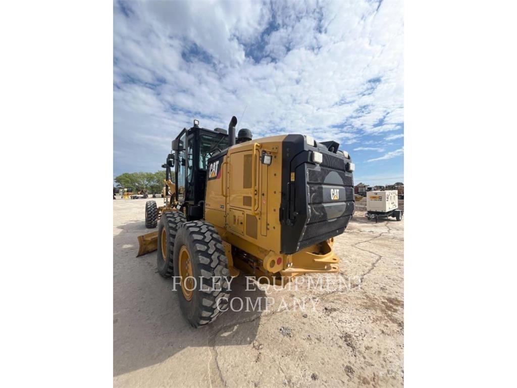 CAT 120M2AW Veihøvler