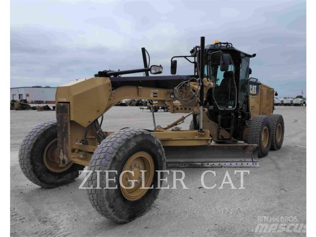 CAT 12M2 Veihøvler