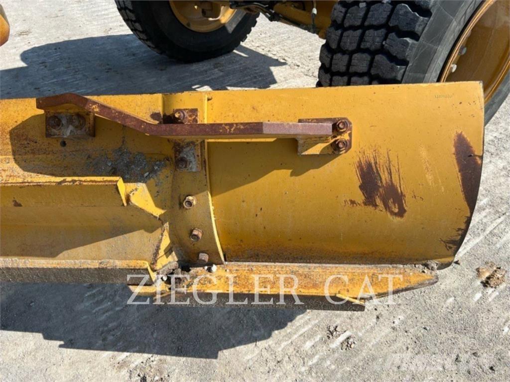 CAT 12M2 Veihøvler